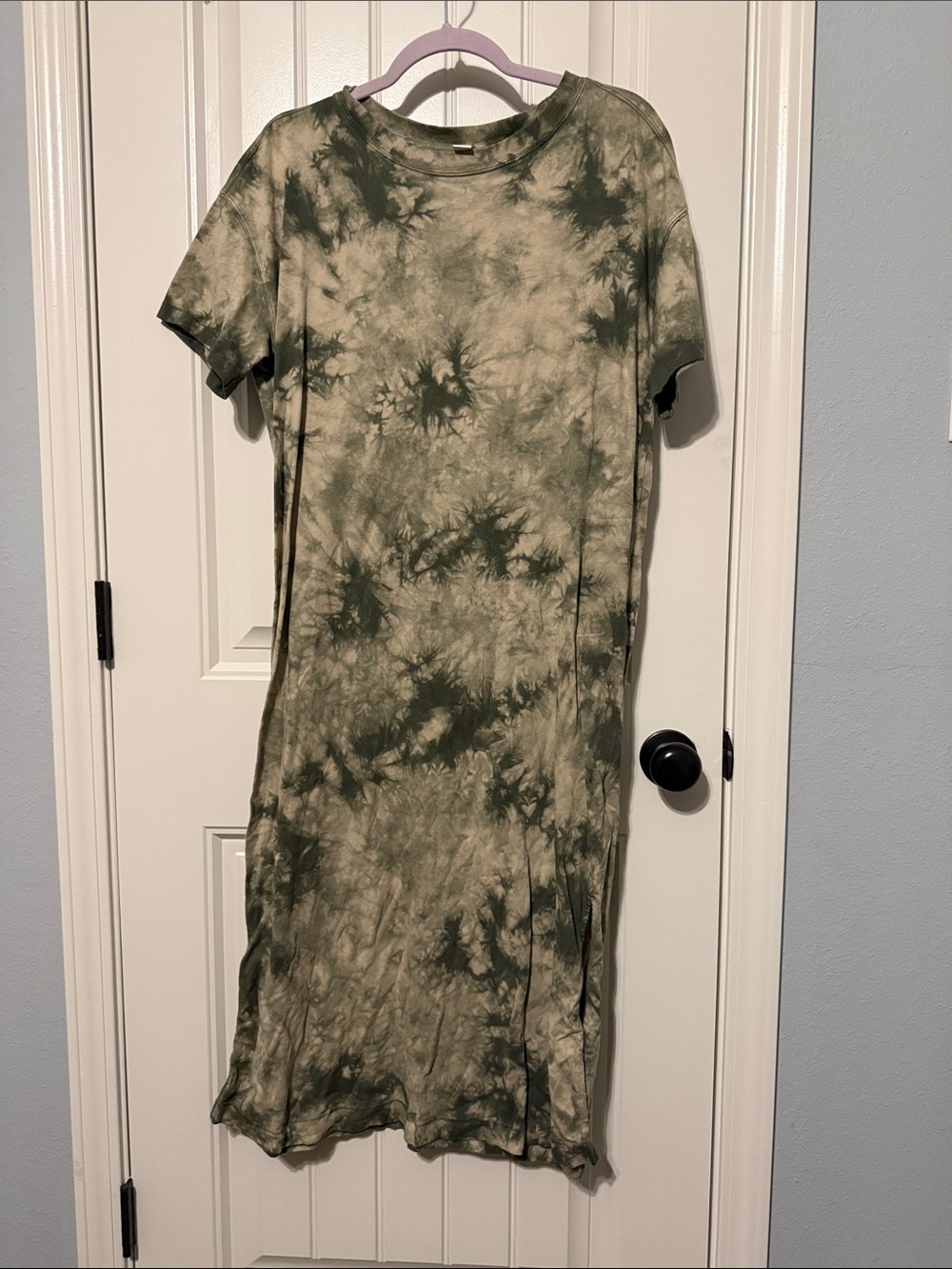 Old Navy Olive Green and Beige Tie-Dye Midi Dress